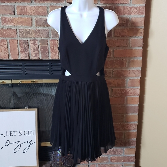 Aqua Dresses Black Cut Out Evening Dress - Picture 1 of 6